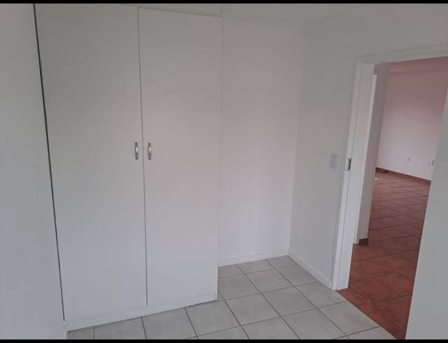 2 BEDROOM APARTMENT FOR SALE IN GLEN MARAIS